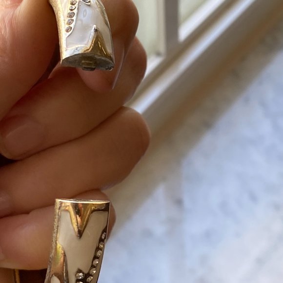 Vintage White Enamel and Rhinestone Hinged Bangle Bracelet 1960's - Picture 8 of 9